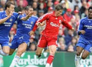 九游娱乐网站-绿茵与硬木的双重奏，当阿尔及利亚横扫莱比锡红牛，维尼修斯在抢七夜加冕为王