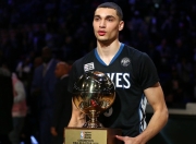 九游app下载-字母哥存在感拉满，当F1引擎的咆哮遇见城市霓虹的脉搏