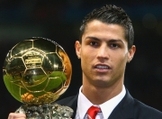 九游体育直播-F1街道赛之夜，奥亚尔萨瓦尔如何成为聚光灯下的唯一焦点