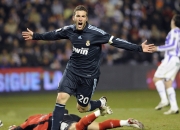 九游官网-突围与接管，浙江队关键战启示与贝恩的欧冠传奇