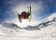 九游娱乐网站-乔治一剑封喉！掘金关键战突围快船，巨星时刻定江山