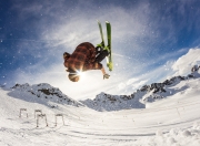 九游娱乐网站-乔治一剑封喉！掘金关键战突围快船，巨星时刻定江山