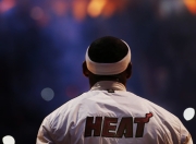 九游中国-孔德一剑封喉，巴西力克阿根廷背后的战术博弈与历史回响