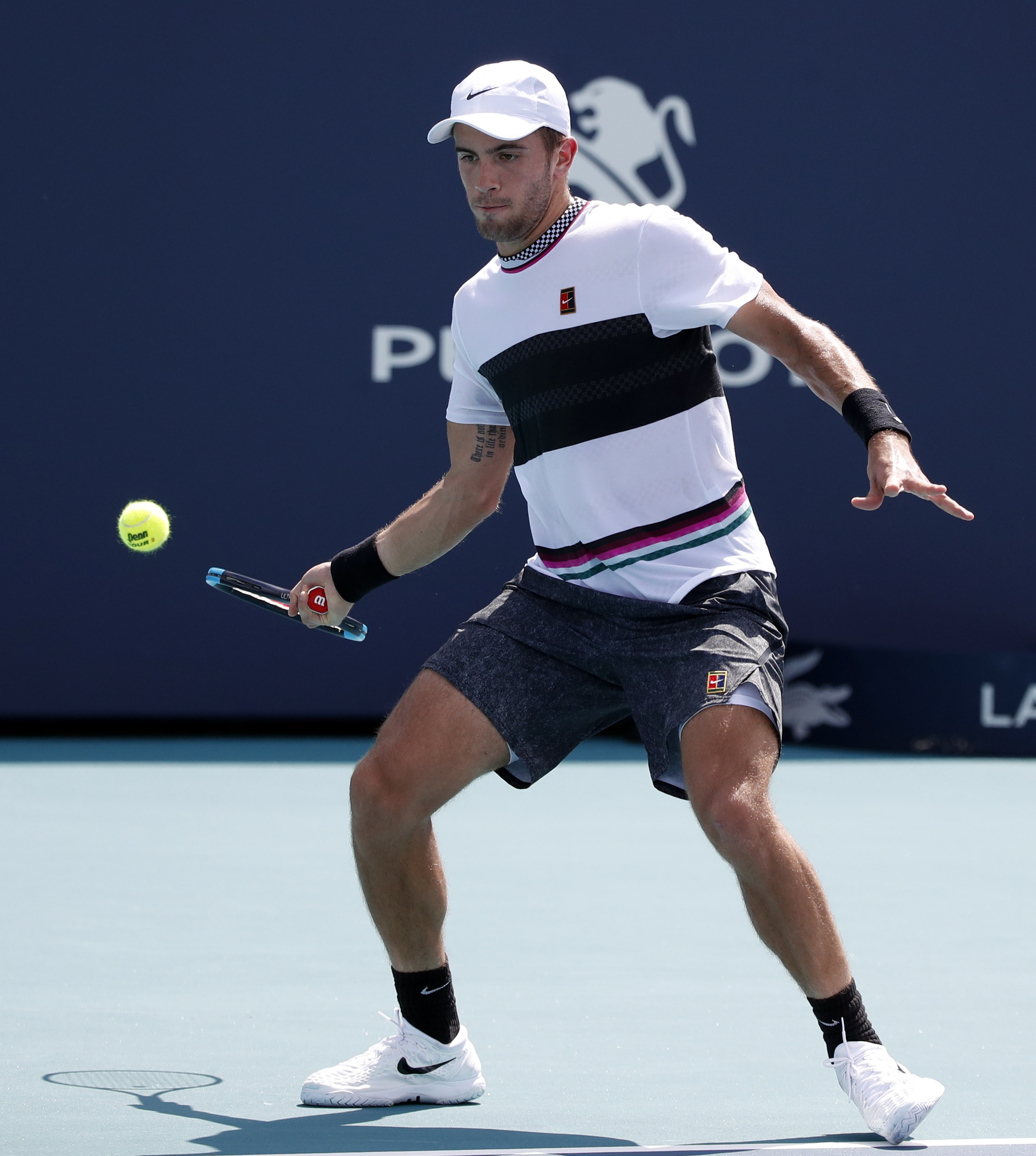 关于美国网球队完胜澳大利亚网球队，克耶高斯爆发神勇的信息