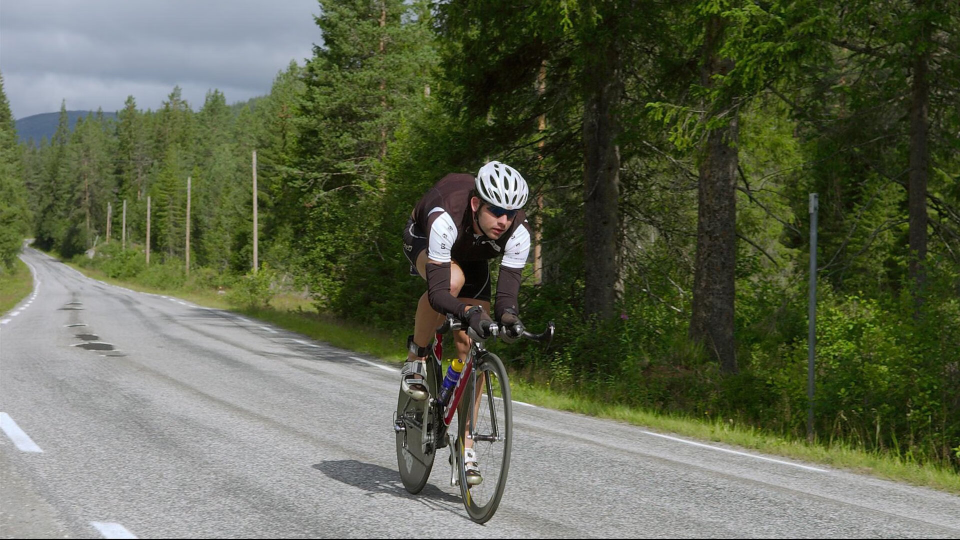 阿隆索状态火热,阿斯顿马丁绝杀雷诺车队,一场策略与激情的完美风暴