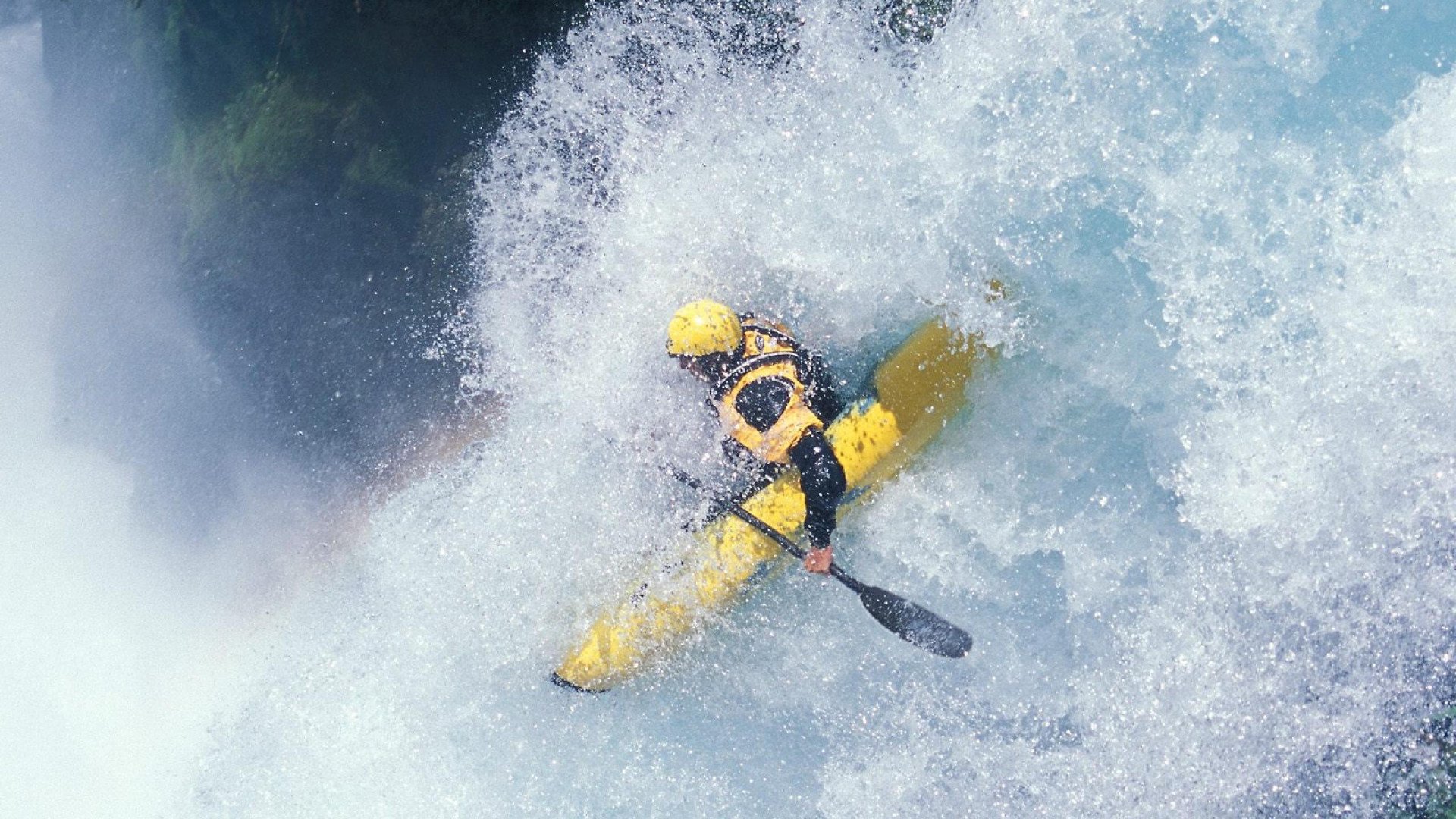 银箭与红魔的巅峰对决，梅赛德斯险胜威廉姆斯，勒克莱尔高光闪耀F1赛场